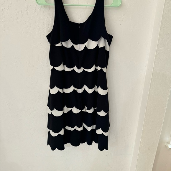 Julia Jordan Sleeveless Tank Scallop Shape Sheath Black White Dress Size 10 - Picture 7 of 12